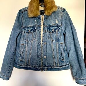 Jean jacket with removable faux fur, faded wash color Sherpa lining . Like new